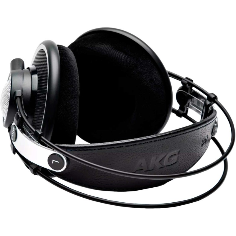 AKG K702