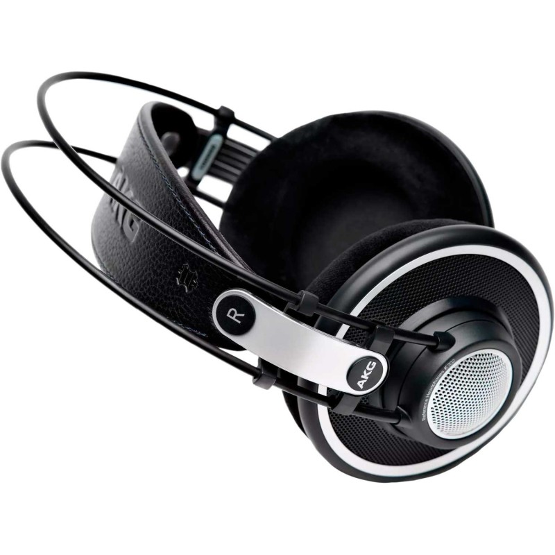 AKG K702