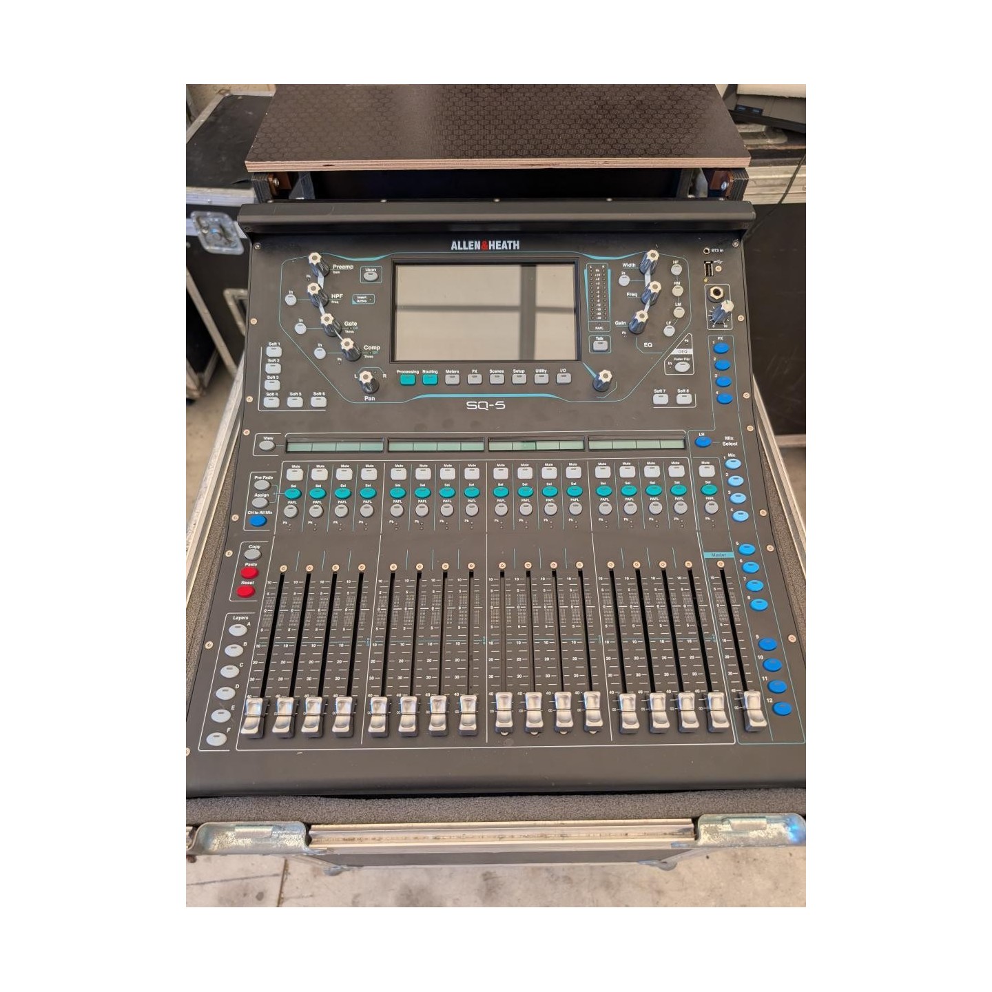 Allen & Heath SQ5 + Allen Heath DX168 - usato - vai con la sigla