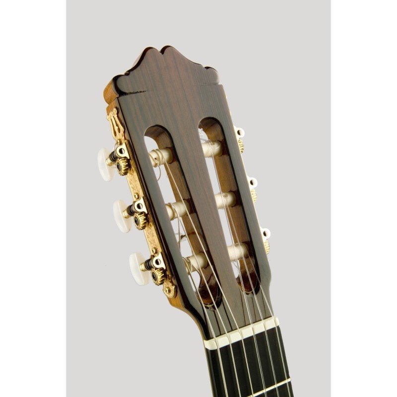 CHITARRA CLASSICA CUENCA 110 CON ASTUCCIO - vaiconlasigla